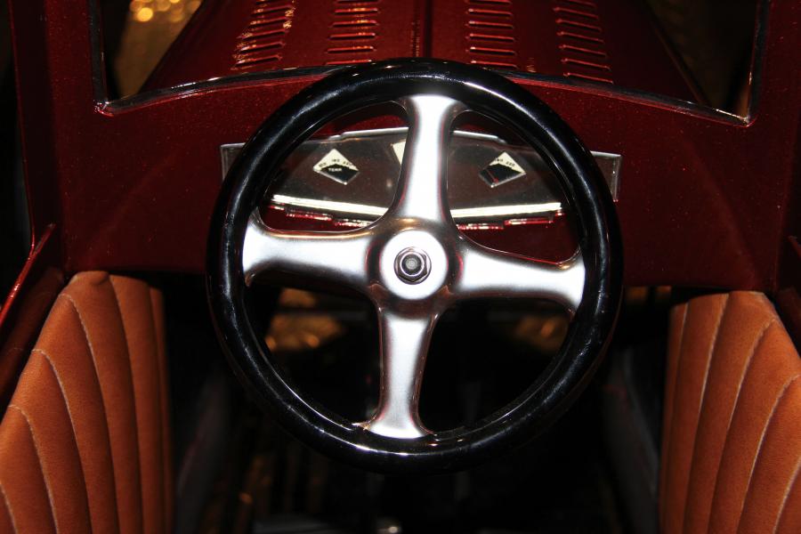  Ford Custom Pedal Car 1932 года  (фото 2 из 5)